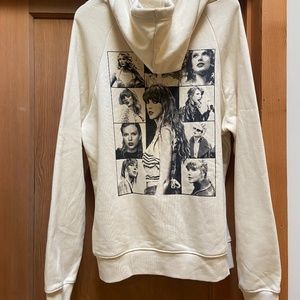 TAYLOR SWIFT ERAS TOUR SWEATSHIRT HOODIE M